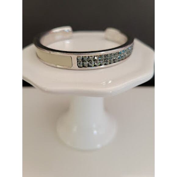 Swarovski Green Crystal and Enamel Cuff‎ Bracelet Swan Signed - Picture 1 of 10